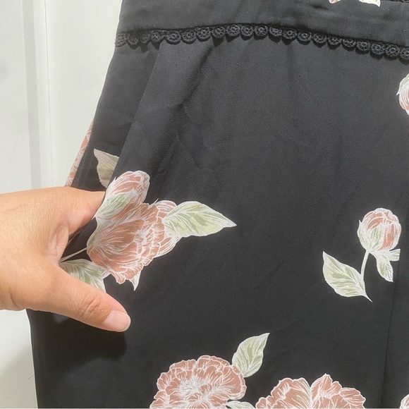 Cupcakes and Cashmere Felissa Strappy Floral Jumpsuit Size Large - Picture 7 of 11